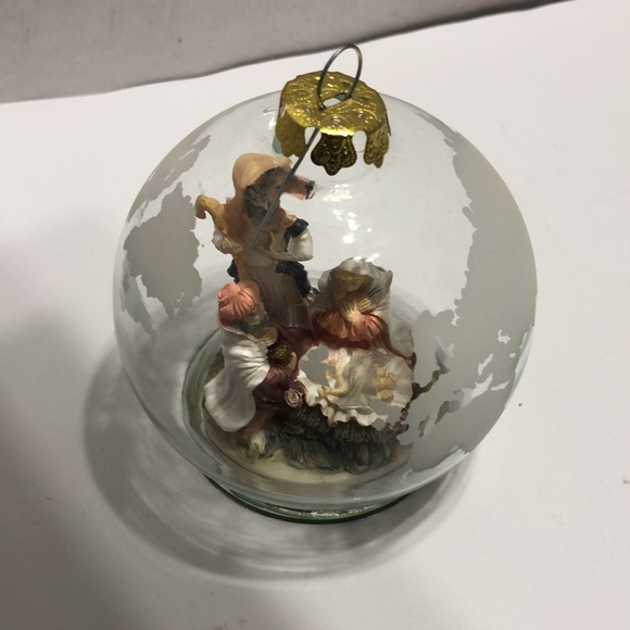 ORNAMENT “JESUS, MARY,& JOSEPH” AT THE MANGER - Picture 3 of 4